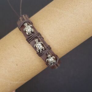 Brown turtle faux leather bracelet